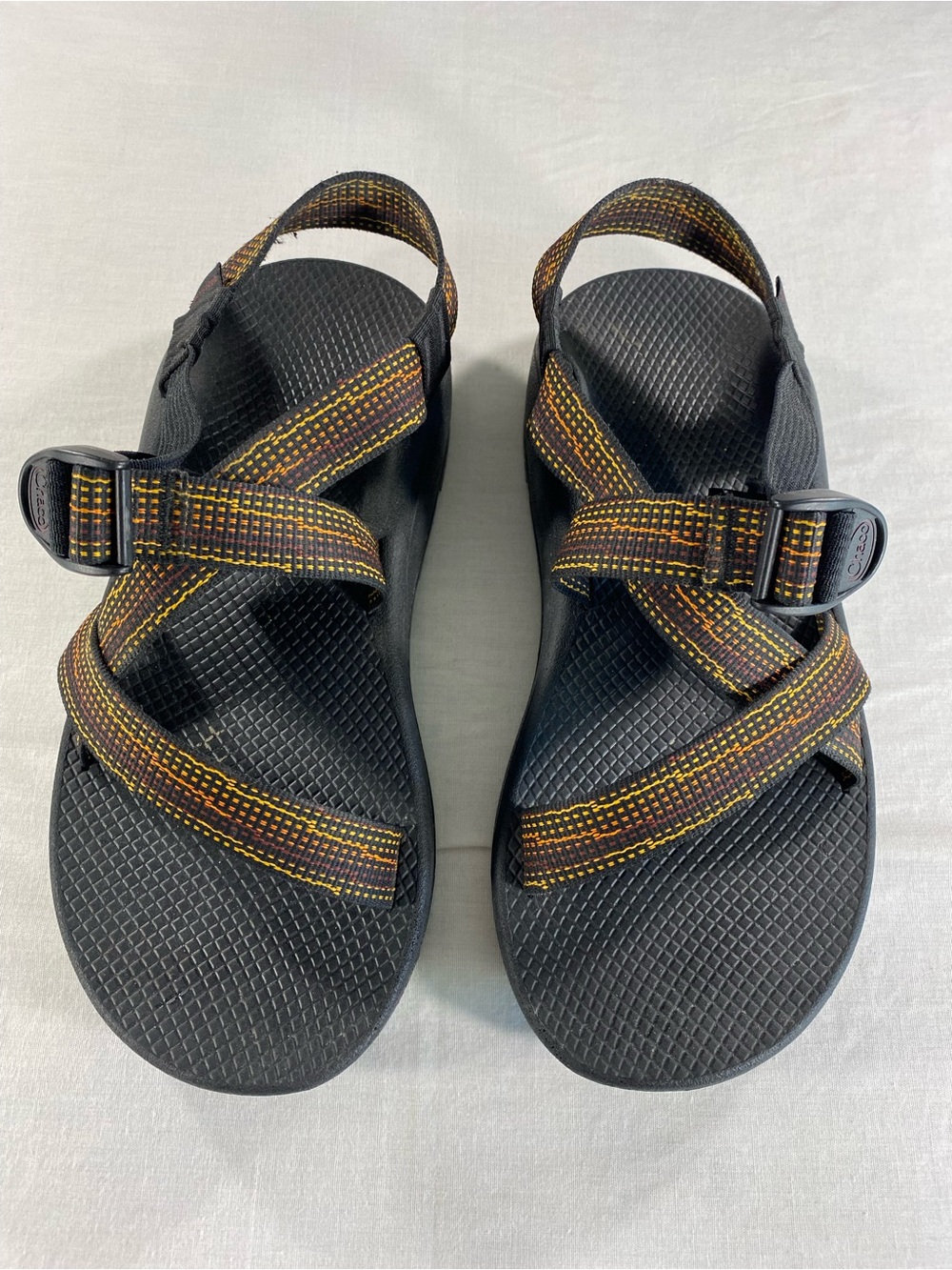 Chaco Men's size 10  Z/Cloud Sandals like new